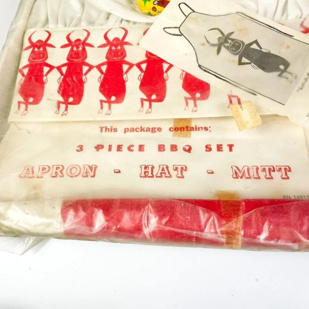 Vtg Parvin BBQ Set Apron Hat Mitt Cow Bull Print Lot-A-Bull Chefs Gift Cooking